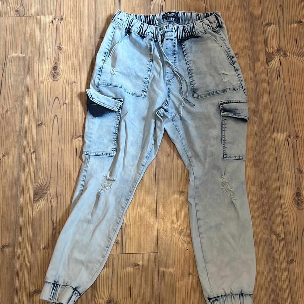 Highwaisted bleached straw string cargo jeans